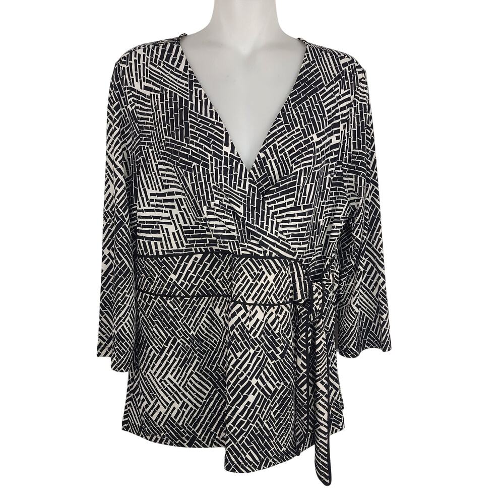 Ann Taylor Black White Faux Wrap Top Size PL V Neck 3/4 Sleeve Babydoll Empire